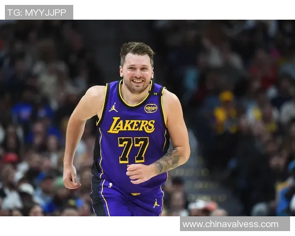 湖人客场爆冷挑战卫冕冠军，东契奇对决里夫斯成胜负关键